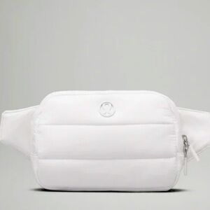 Lululemon 2L Wunder Puff belt bag!